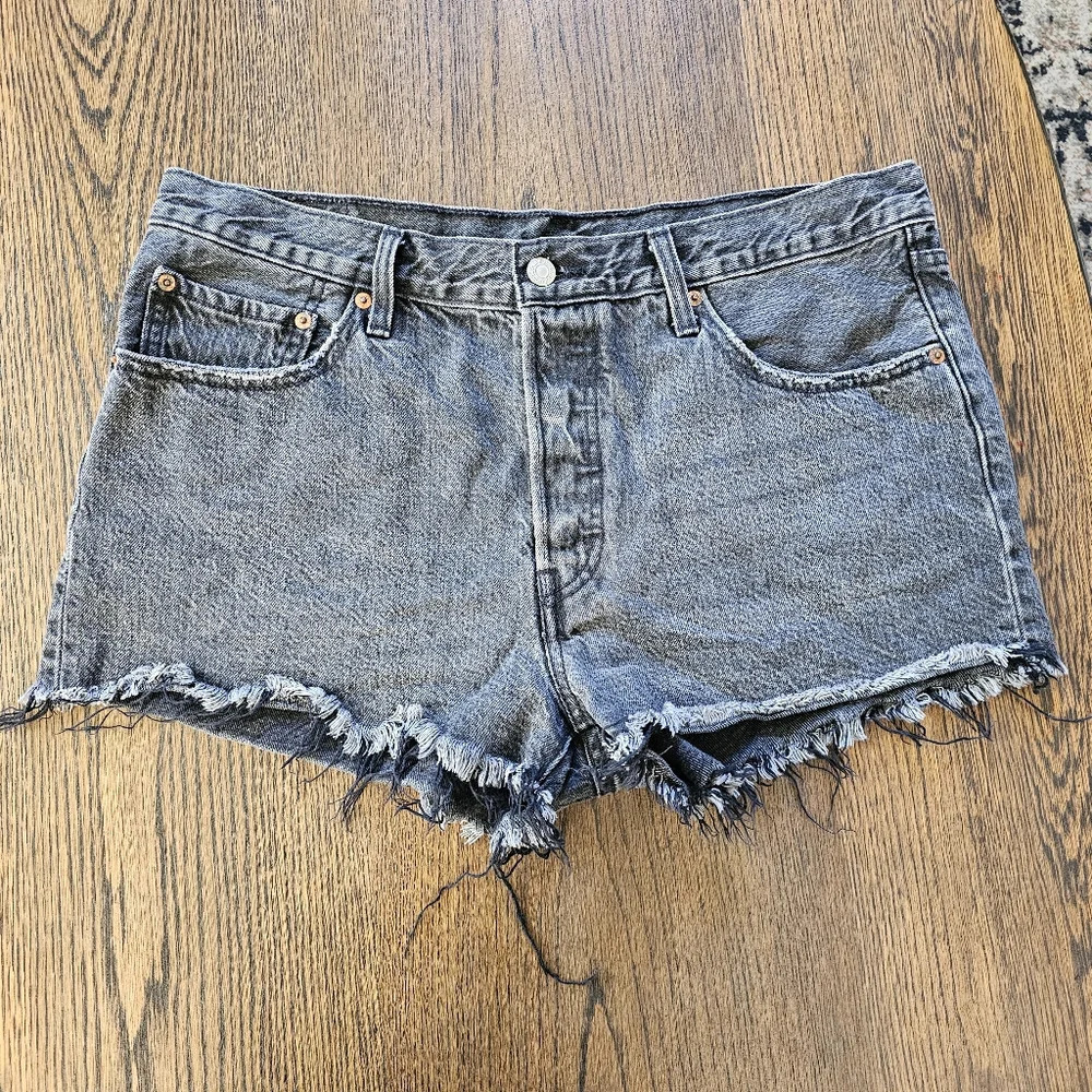 Levi's 501 Black Faded Wash Raw Hem Jean Button Fly Shorts Size Women 12/32